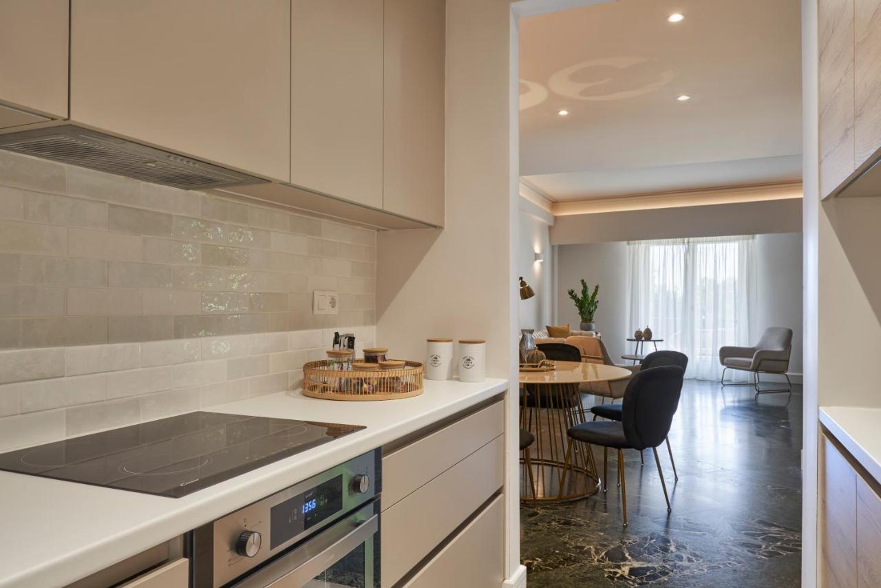 Chic N Bright 3Bd Apt With Hilton View Афины Экстерьер фото